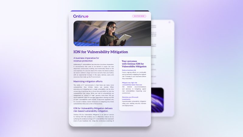 Ein digitaler Flyer mit dem Titel 'ION zur Minderung von Schwachstellen' vor einem Hintergrund mit Farbverlauf. Darauf ist ein Redner mit einem Mikrofon zu sehen, und es werden Strategien und Methoden zur wirksamen Minderung von Schwachstellen beschrieben.